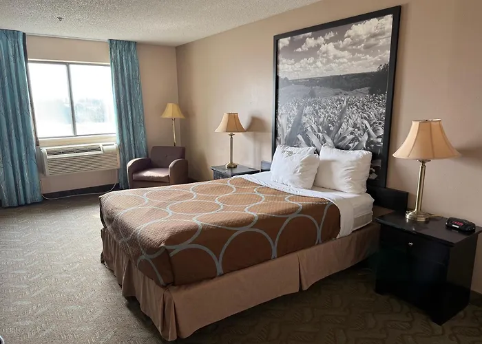 Dodgeville Inn & Suites